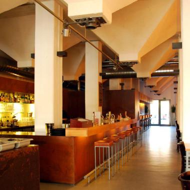 Restaurant Wolters - Innenausbau eines Kornspeichers zu einem Restaurant am Stadthafen in Münster  